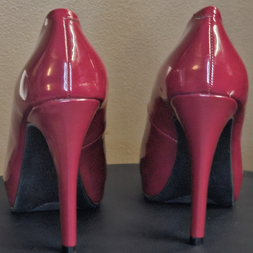 💥SALE💥Guess Red Patent Leather Peep-Toe Stiletto Heels - Picture 6 of 12